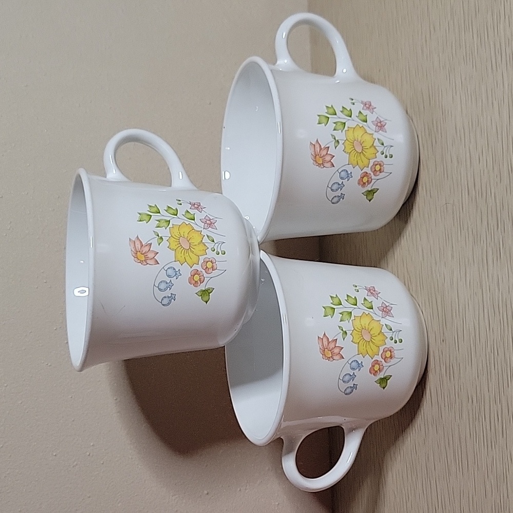 Vintage Corelle Corningware Meadow Floral Tea Coffe Mugs Set of 3